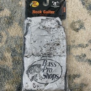 NWT Bass Pro Shop Neck Gaiter